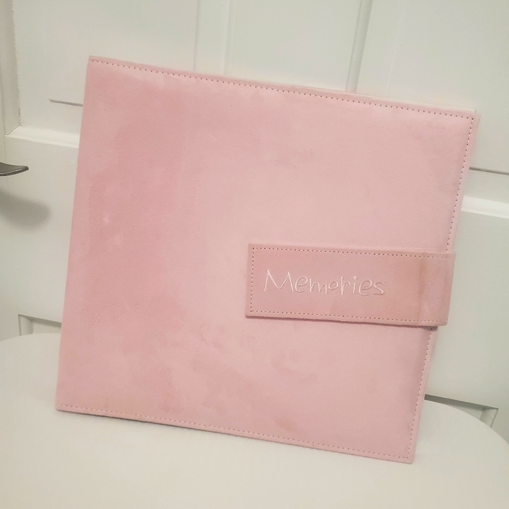 Pioneer Pink Suede type feel "Memories" 12 x 12 Scrapbook